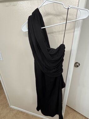 Aida Elegant Black One-Shoulder Draped Dress